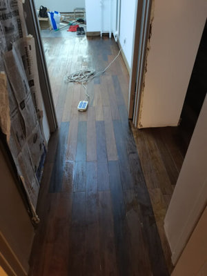 地板蜡油 为木地板注入持久光泽与保护